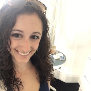 Meet your Posher, Elizabeth